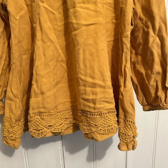 Artisan ny 4t mustard yellow lace hem long sleeve top - Picture 2 of 4